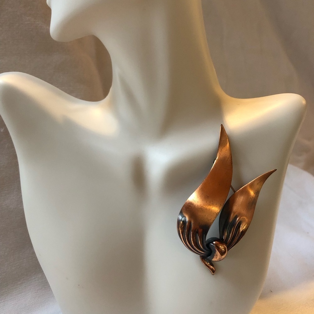 Vintage Avon of Belleville brooch